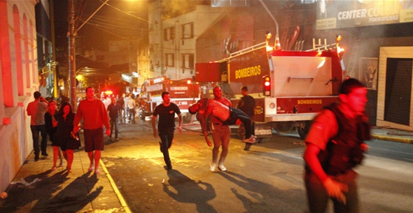 Gece kulübünde yangın! 245 ölü - Resim: 1