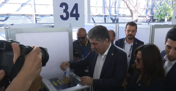Fenerbahçe’de yeni başkan belli oluyor! Oy sayma işlemi başladı - Resim: 0
