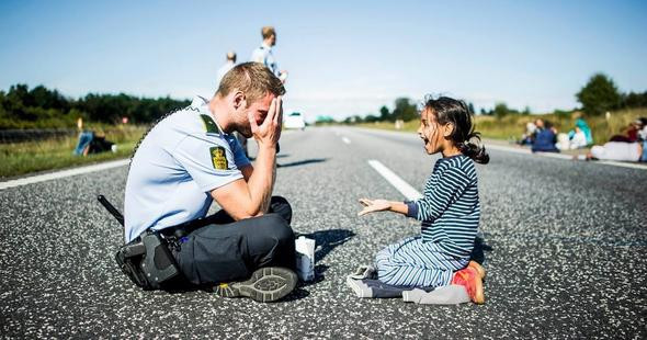 O mülteci kızın son haline bakın! Şimdi ne yapıyor? - Resim: 1