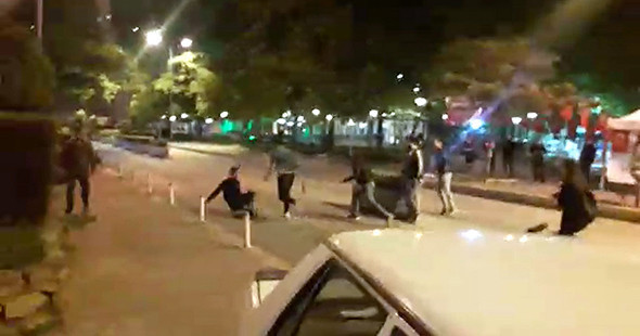 Çirkin saldırı! Eşinin yanında laf attılar ve... - Resim: 1