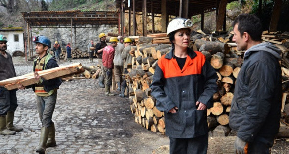 Dünya Kadınlar Günü'nü maden ocağında kutladı - Resim: 1