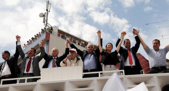 Gandi halkına bu kez telefonla hitap etti - Resim: 2