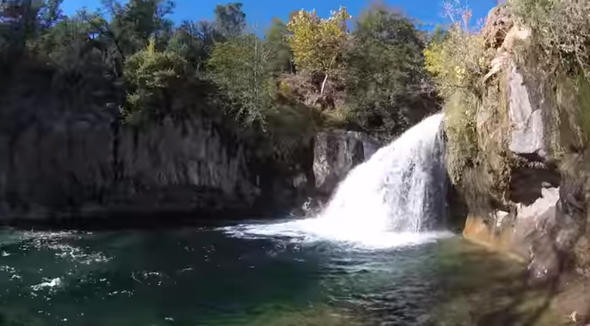 Şelalenin dibinden çıkan şeyler dalgıcı şoke etti - Resim: 2