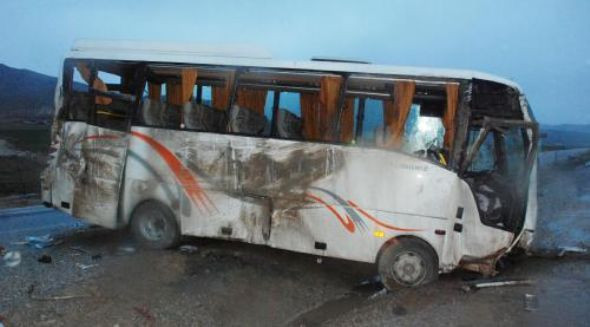 Öğrenci otobüsü dehşet saçtı - Resim: 3