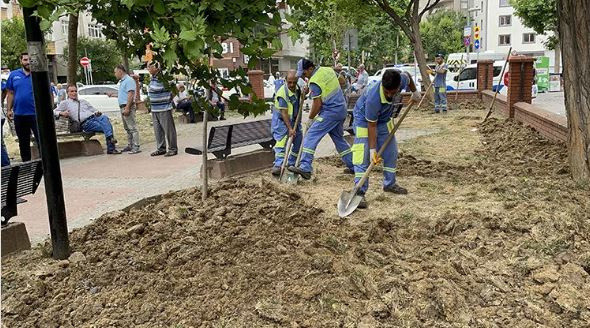 Bahçelievler Belediyesi ile İBB zabıtaları birbirine girdi! Zor yatıştırdılar - Resim: 0