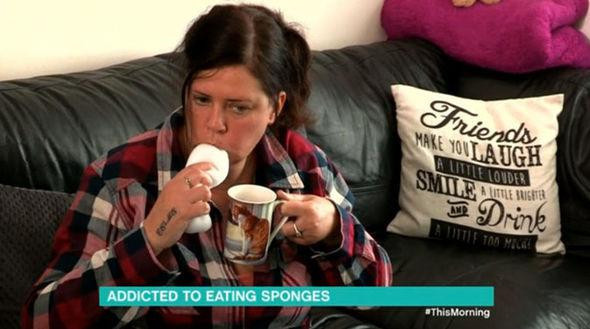 Onu gören hayrete düşüyor hiç durmadan sünger yiyor - Resim: 4