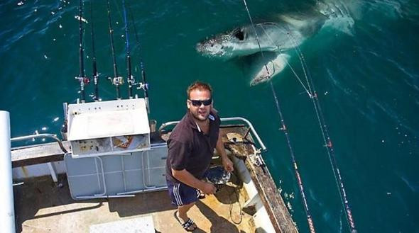 Fotoğraf çektiriyorlardı bir anda arkada belirdi yok artık  - Resim: 3