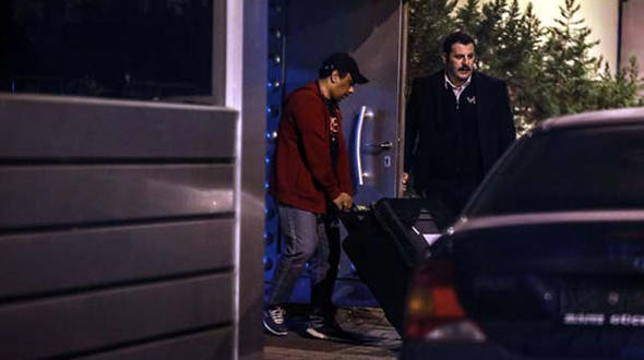 Suudi konsolosluğunda dikkat çeken anlar! 3 valiz... - Resim: 2