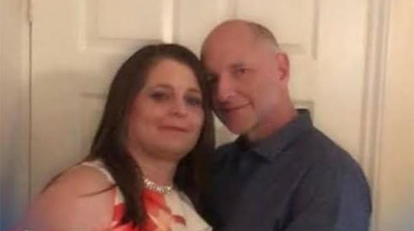 Karısı evdeyken sevgilisini eve aldı - Resim: 1