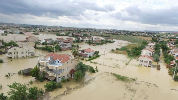 Silivri'de insanlar botlarla kurtarıldı - Resim: 3