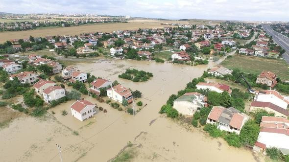 Silivri'de insanlar botlarla kurtarıldı - Resim: 4