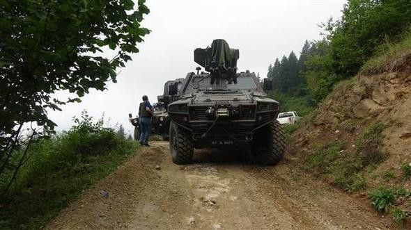 Maçka'da operasyon didik didik aranıyorlar! - Resim: 3