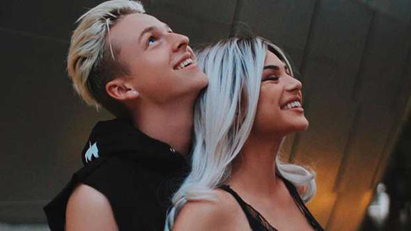 Canlı yayında sevgilisiyle cinsel ilişkiye girdi ortalık fena karıştı! - Resim: 3