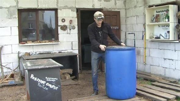 Basit bir bidondan öyle bir şey yaptı ki hayrete düşeceksiniz - Resim: 1