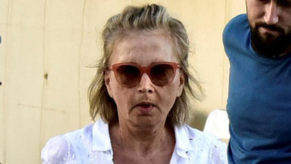  Nazlı Ilıcak namaza başladı! Sürekli dua ediyorum - Resim: 1