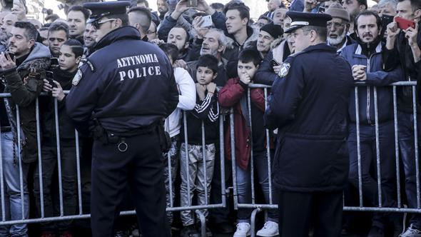 Erdoğan kente geldi Batı Trakyalılar karşılamaya koştu! - Resim: 2