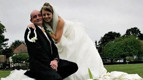 16 yıl sonra yeniden evlendiler bu kez birinin cinsiyeti... - Resim: 1