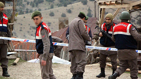 Tarla kavgası katliama döndü! - Resim: 1