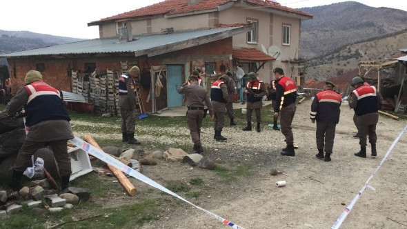 Tarla kavgası katliama döndü! - Resim: 3