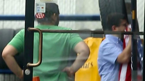 Bomba görüntü! Adil Öksüz'ün kayınbiraderinin öptüğü bayrağa bak - Resim: 1