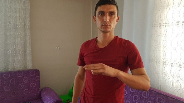 İnsan yüzlü örümcek hayrete düşürdü sahibi et ile besliyor - Resim: 1