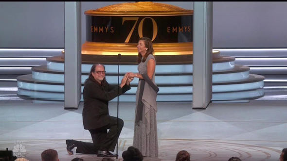 Emmy Ödülleri'nde ağlatan teklif: Sana karım demek istiyorum - Resim: 3