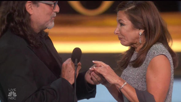 Emmy Ödülleri'nde ağlatan teklif: Sana karım demek istiyorum - Resim: 4