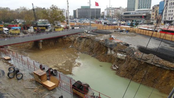 Sağanak Taksim'i bu hale getirdi - Resim: 2