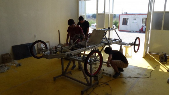 Rüzgarla çalışan araba yapıyorlar - Resim: 1