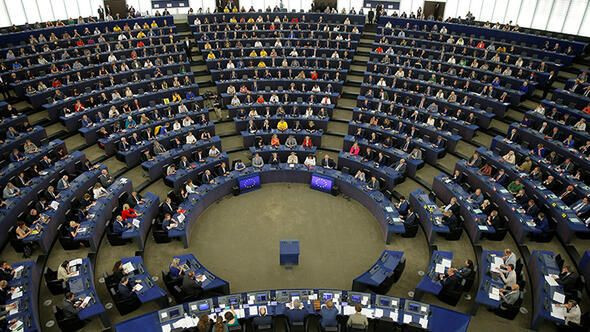 Avrupa Parlamentosu'nda Brexit protestosu! Avrupa marşı okunduğu sırada... - Resim: 1