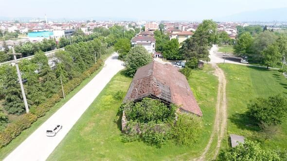 Kocaeli'de tarihi binayı yerle bir ettiler - Resim: 2