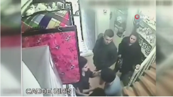 Emre Aşık'ın eşi Yağmur Aşık'a 2 yıl hapis şoku! Veterineri darp etmişti - Resim: 2