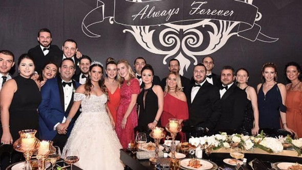 Uzun zamandır görüntülenmiyorlardı... Düğünde kurtlarını döktüler! - Resim: 2