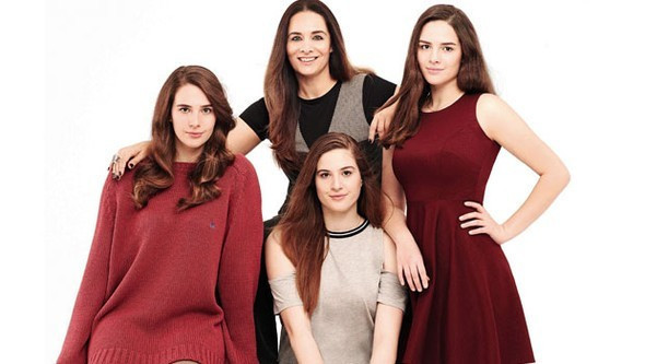 Neşe Erberk'in üçüzleri genç kız oldu güzellikleri hayran bıraktı! - Resim: 1