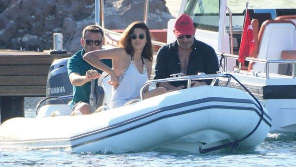 Cem Yılmaz'ın "Yatakta kopuyorduk" diyen sevgilisi hamile - Resim: 2