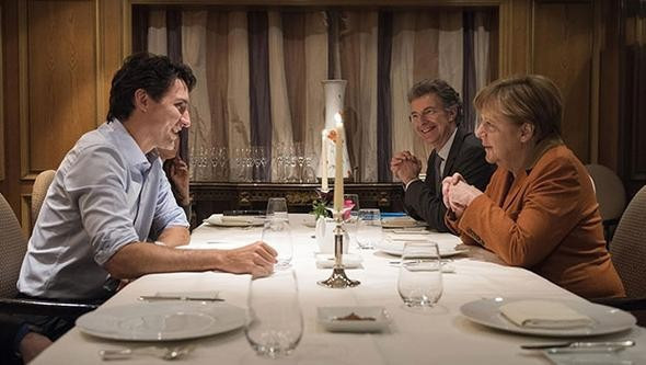 Merkel ve Trudeau’nun bu hali olay oldu! - Resim: 4