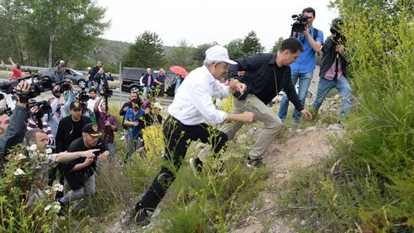 Adalet Yürüyüşü'ndeki Kılıçdaroğlu fena düştü - Resim: 2