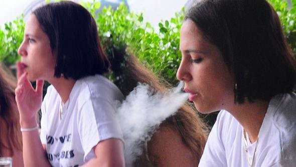 Zehra Çilingiroğlu bir türlü durmuyor! Yine çok fena yakalandı - Resim: 2