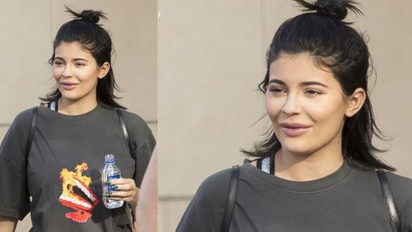 En küçük Kardashian açıkladı: Hamileyim - Resim: 1