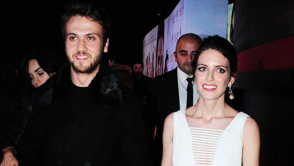 Aras Bulut İynemli eski rol arkadaşı ile evleniyor - Resim: 1