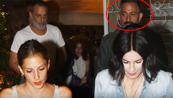 Suratlar asık! Defne Samyeli Cem Yılmaz çiftinden dikkat çeken detay - Resim: 1