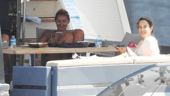 Bikinisini giyip kameralara gülümsedi - Resim: 3