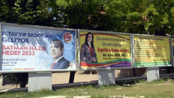 Başbakan''ı bu afişlerle karşılayacaklar! - Resim: 3