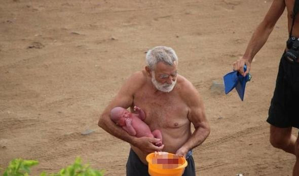 Farkında olmadan balkondan çekti! Rus turist denizde doğurdu - Resim: 4