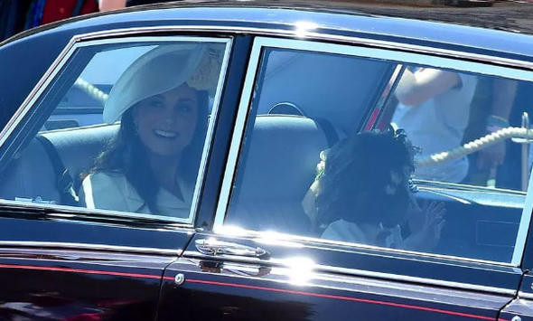 Kraliyet eltisi Kate Middleton yaptı yapacağını 'İyi ki kovmadılar seni' - Resim: 4