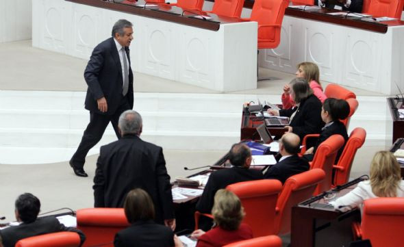 Meclis'teki son kavgadan kareler - Resim: 1