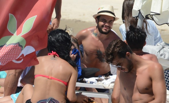 Rüzgar o halde yakalanınca bakın arkadaşları ne yaptı! - Resim: 4