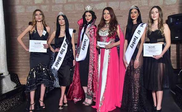 Yunanistan'a Osmanlı tokadı atmıştı: Merve Akkanat'a öfke kustular! - Resim: 2