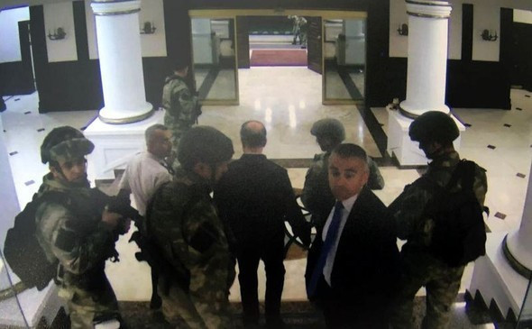 15 Temmuz gecesi Hulusi Akar ile komutanlar böyle rehin alınmış - Resim: 3