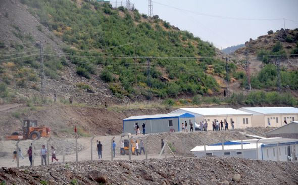 Tunceli'de şantiye bastılar - Resim: 4